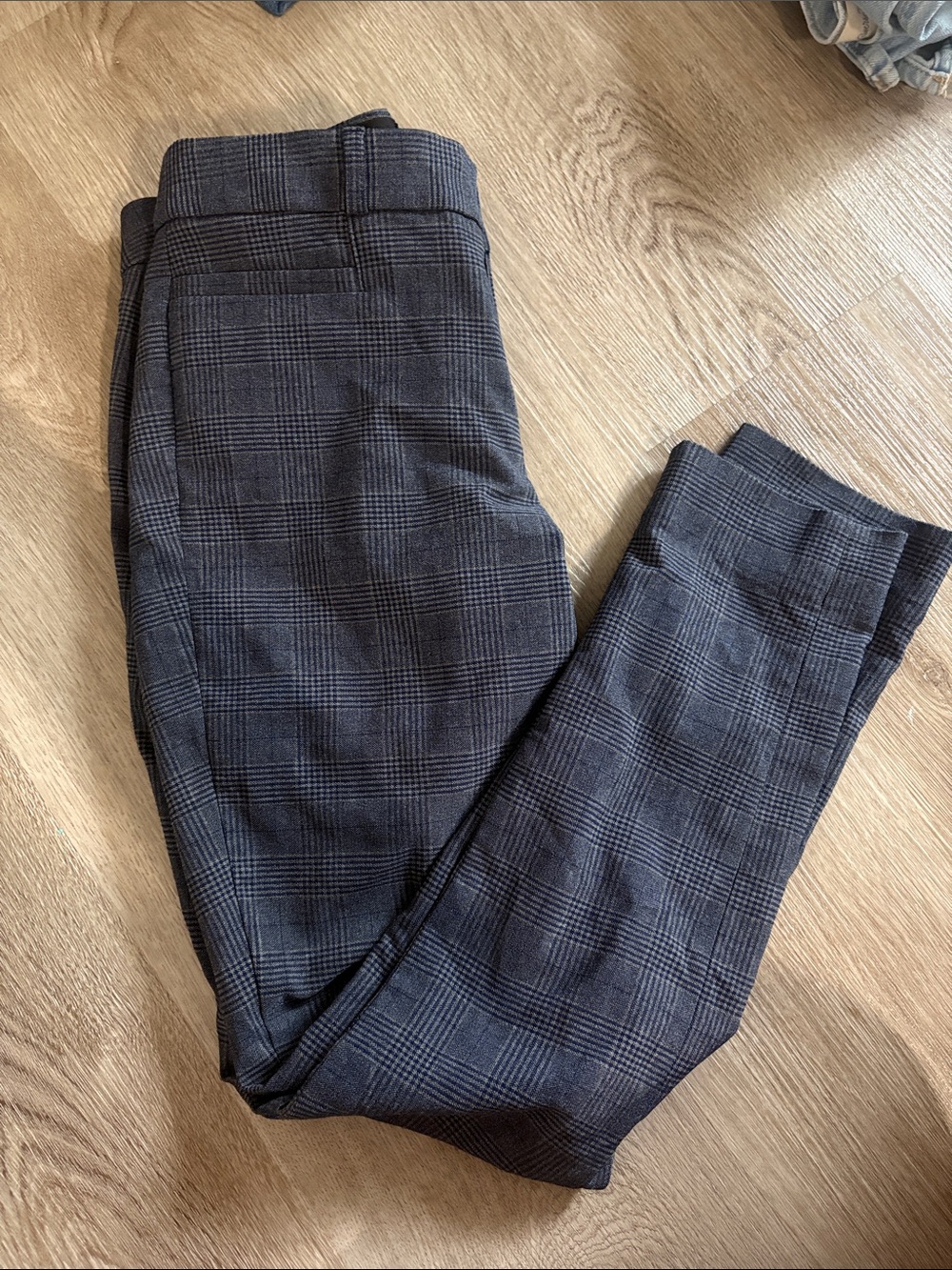 Banana Republic Sloan Curvy Fit Ankle Length Navy Blue & Gray Plaid Slacks